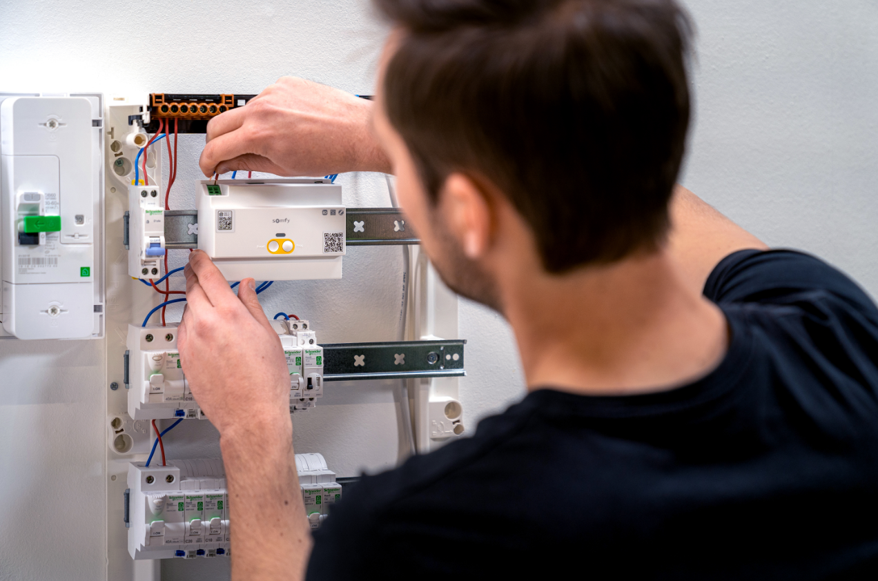 TaHoma DINRail 2in1 solution to connect newbuild homes.